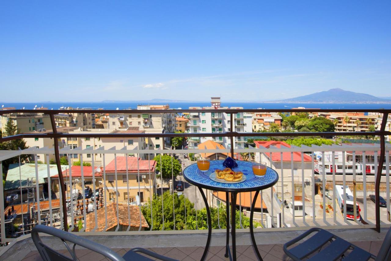 Amore Rentals - Appartamento Cielomare Sorrento Ngoại thất bức ảnh
